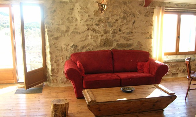 Rabouillet Casa | Hermoso granero de piedra renovado con magníficas vistas! Pueblo tranquilo