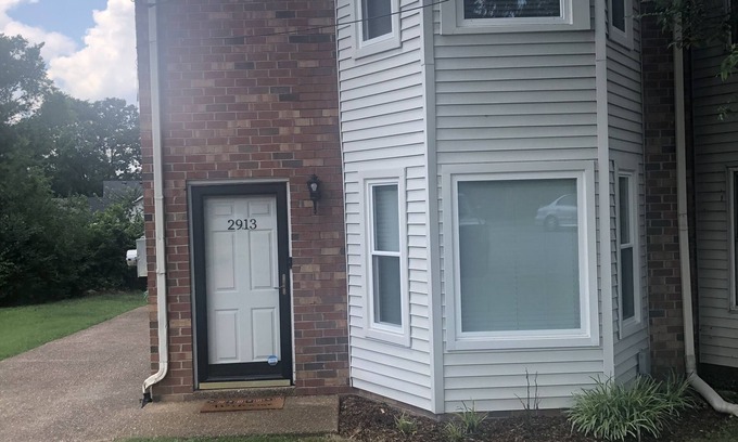 Haynes Area Casa | Beautiful renovated townhouse ten mins from downtown