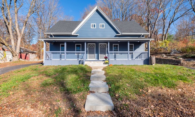 Jefferson Casa | Beautiful Renovated Townhome w/parking