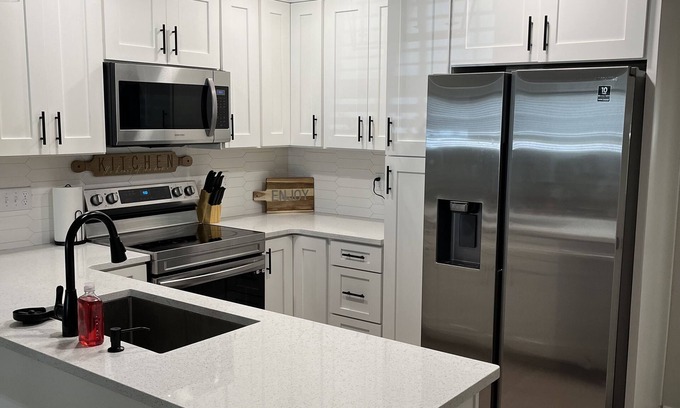Tallahassee Casa | Beautiful renovated home.12 mins from FSU