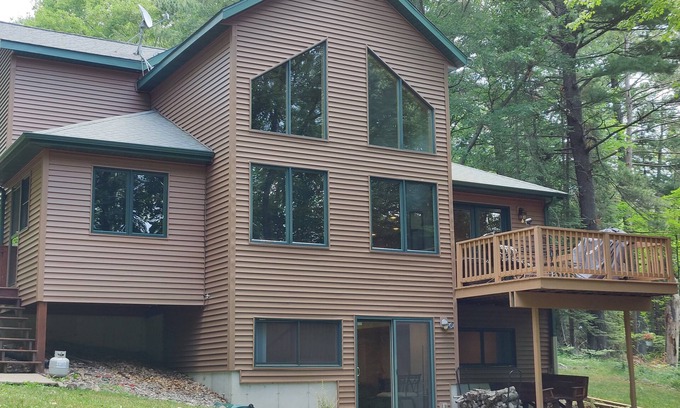 New Auburn Cabina | Beautiful retreat on Lower Long Lake, privacy and waterfront!