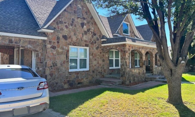 Monahans Casa | Beautiful Rockhouse