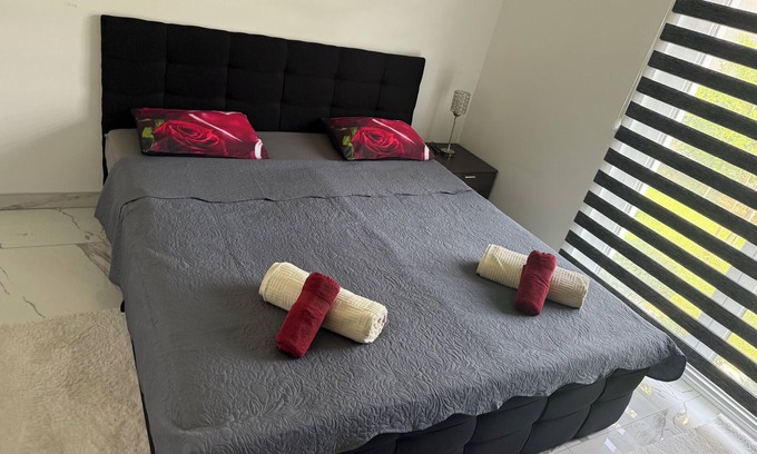 Ingersheim Cama Y Desayuno | Beautiful room on garden level between vineyards and Colmar