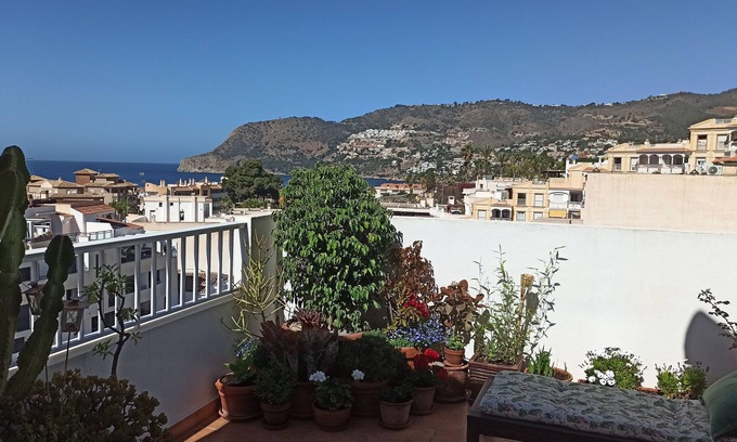 La Herradura Cama Y Desayuno | Hermosa habitación con baño y vista al mar.