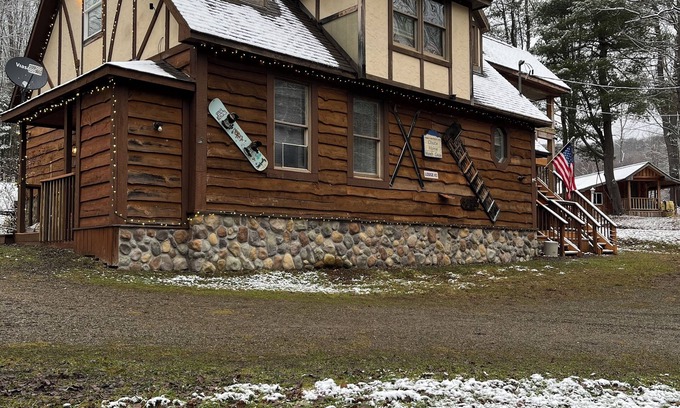 Great Valley Chalet De Esquí | Beautiful & rustic 4 bdr Chalet made for memories!