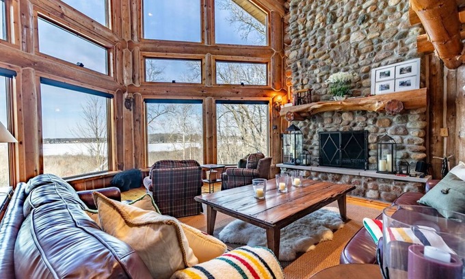 Frontier Cabina | Beautiful Rustic Lakehouse in Michigan, gorgeous views and total relaxation