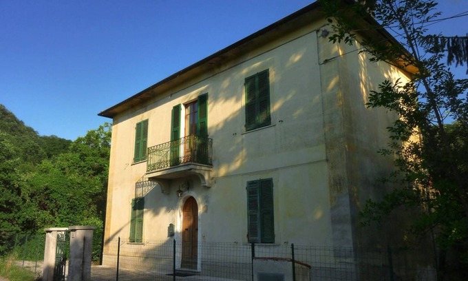 Bagnone Villa | Bonito chalet rústico toscano con vistas al pueblo medieval de Bagnone