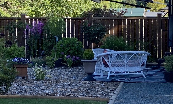 Campbell River Casa | beautiful RV situated in my backyard with private patio and barbecue.