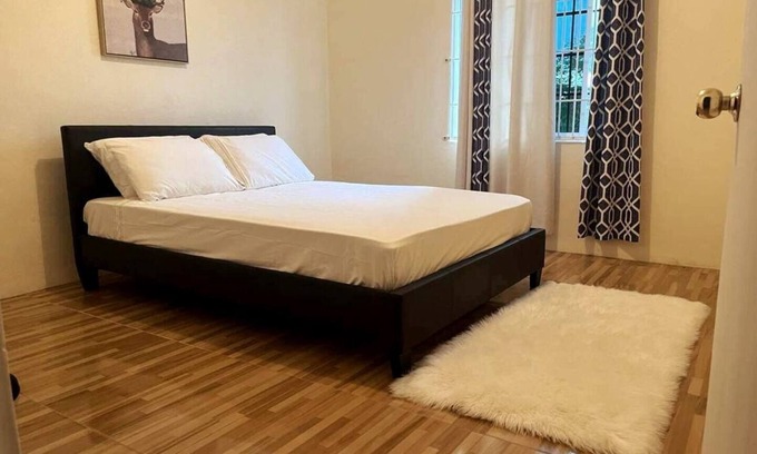 Spanish Town Casa | Beautiful, Safe, Relaxing, Royal Oasis