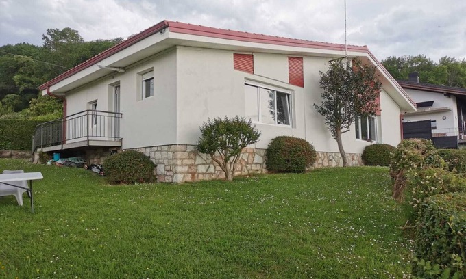 Hondarribia Apartamento | Preciosas vistas al mar en apartamento con jardín en Hondarribia