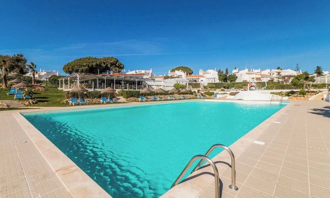 Alporchinhos Casa | Beautiful seaside villa