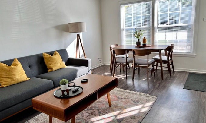 Lake Bluff Apartamento | Beautiful self contained apartment downtown Lake Bluff