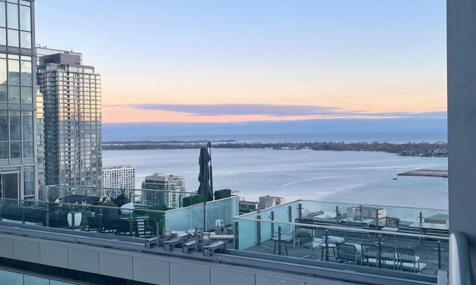 CityPlace Hotel | Beautiful Serviced Suites with Lake Views