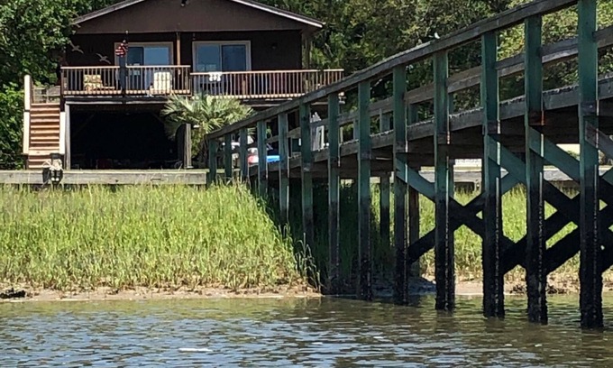 Ocean Isle Beach Casa | Hermoso entorno en el Canal Intracostero!
