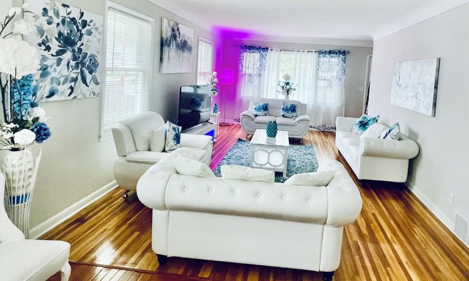 St. Paul Casa | Beautiful settings home with 4 comfortable, queen size bedrooms