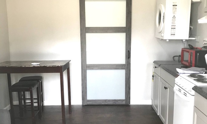 Garfield Apartamento | Beautiful Single “Full Sized”Bedroom Cabin