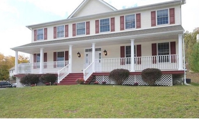 Carmel Casa | Beautiful Single Family Home 4 Bed 2.5 Bath