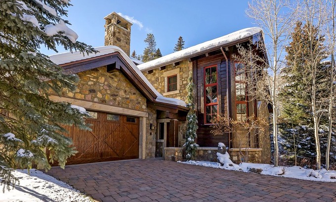 Village Walk Casa | Beautiful, Ski-In/Out Village Walk Home, With Private Hot Tub and Game Room