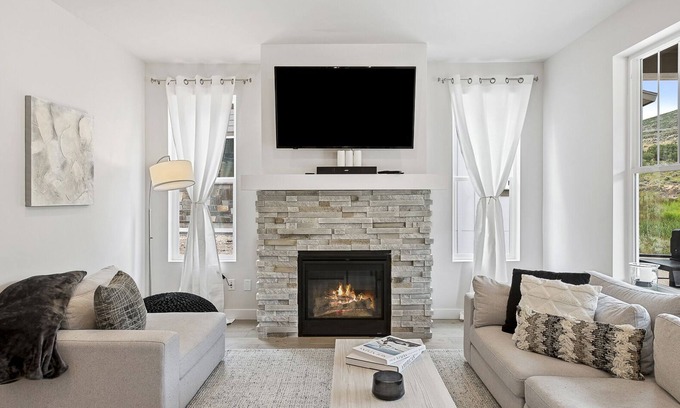 Deer Mountain Casa | Beautiful Ski / Summer House - Next to New Deer Valley East!