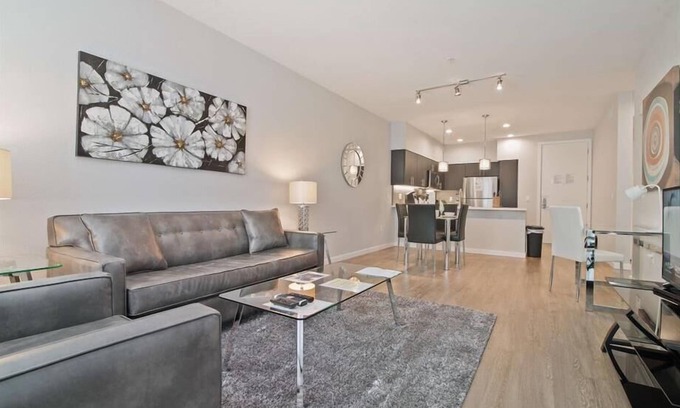Menlo Park Apartamento | Beautiful Sky Lounge! Bayfront w/ Full-sized Washer/Dryer | nr Shopping