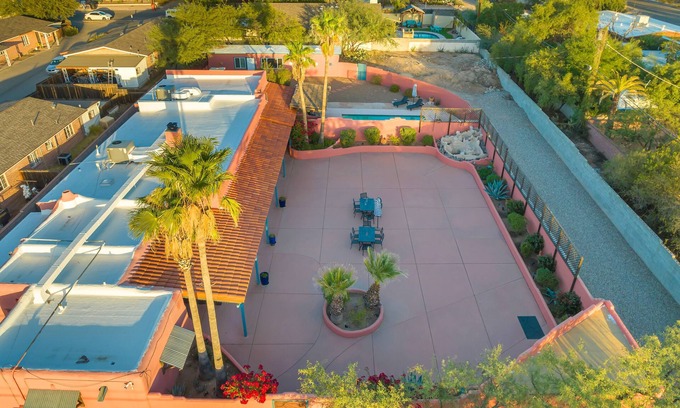 Blenman-Elm Casa | Beautiful, snowbird-friendly getaway with private pool, WiFi & gas grill