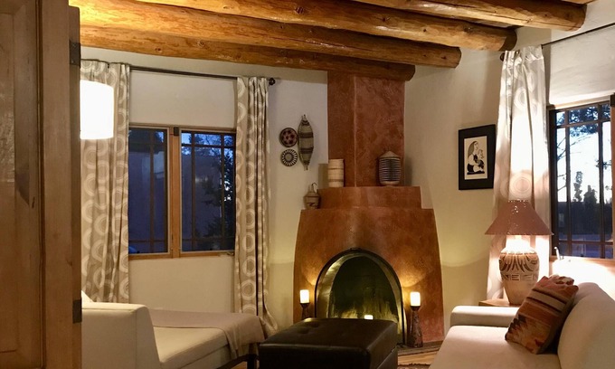 Southside Casa | Hermosa casa de estilo sudoeste; Alquiler de 30 días