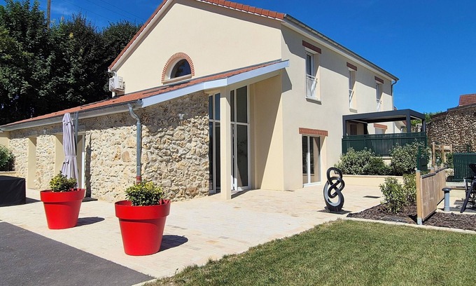 Fontaine-sur-Ay Casa | Beautiful spacious and bright house in the heart of the Champagne