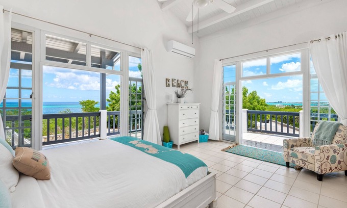 Providenciales Casa | Hermosa y espaciosa villa de dos dormitorios con vista al mar