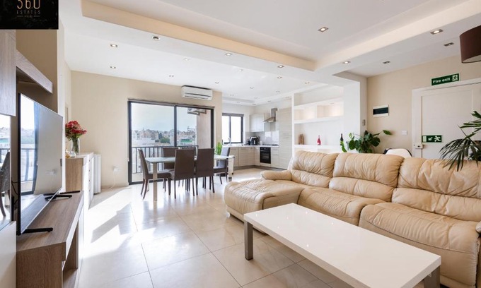 Tal-Ghoqod Apartamento | Beautiful, spacious 3BR home with private Balcony with 360 Estates