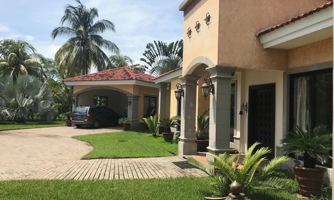 Los Cobanos Casa | Hermosa y cómoda residencia para vacacionar!