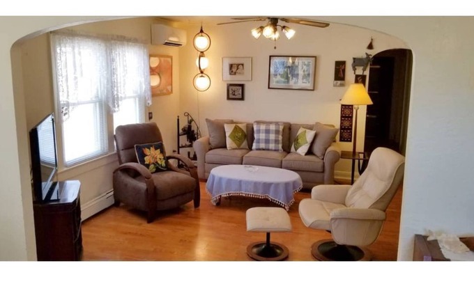 Long Beach Apartamento | Beautiful, Spacious Apartment Unit near Beach with King Bed and Washer & Dryer