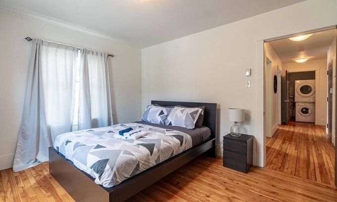 Bedford Apartamento | Beautiful & Spacious Apt, AC