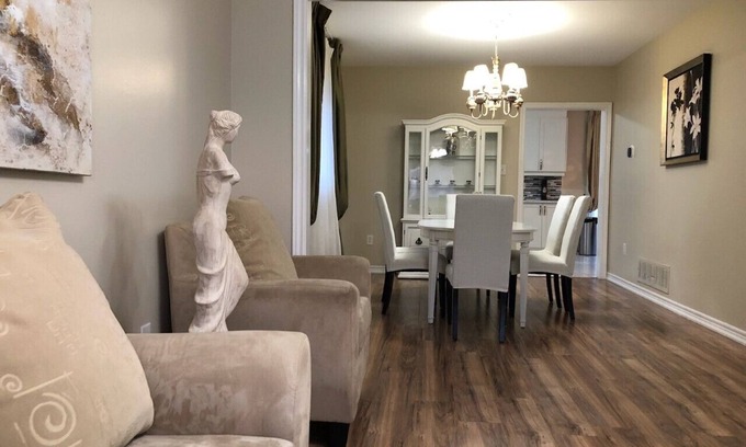East Credit Casa | Hermosa, amplia y buena ubicación
