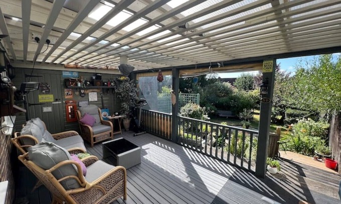Petersfield Casa | Beautiful spacious 2 Bedroom townhouse
