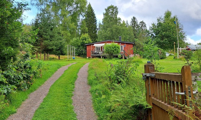 Ullared Casa | Volver a la naturaleza. Villa con vistas panorámicas al lago. Hasta 10 personas.