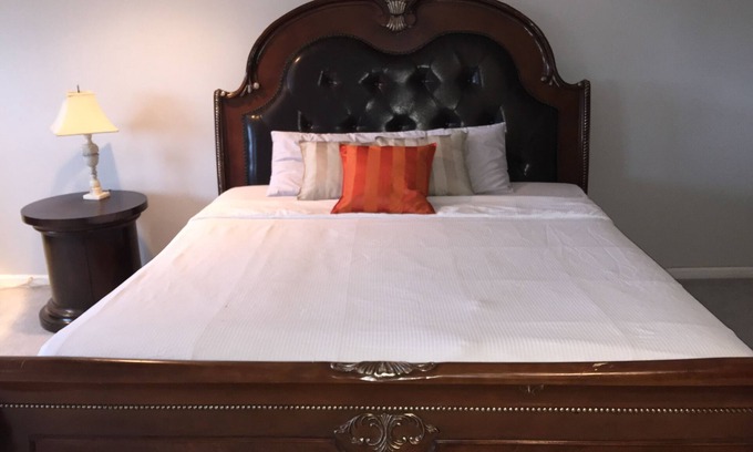 Marine Park Condominio | Beautiful Spacious Master BedRoom