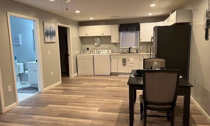 Bolton Apartamento | Beautiful spacious two bedroom corporate apartment located in a scenic area