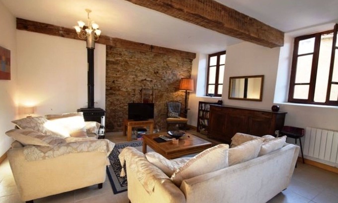 Rivel Casa | Hermosa, espaciosa casa de piedra de dos familias, 4. 5 baños, 4 habitaciones dobles