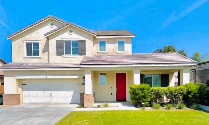 Pumpkin Center Casa | Beautiful Spacious 4BR 3BA Home with King Suite