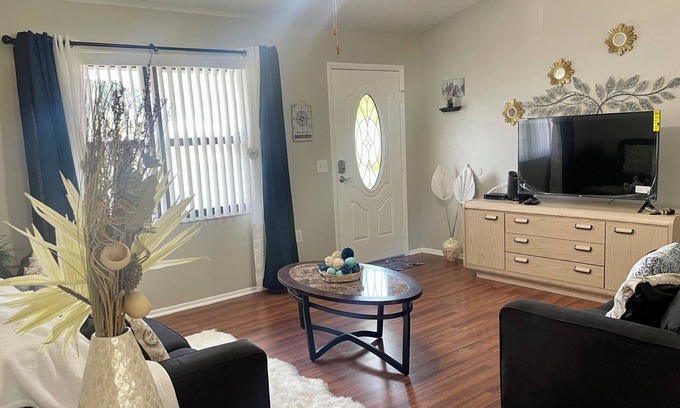 Winter Haven Casa | Beautiful Spacious 2bd w/patio near LEGOLAND