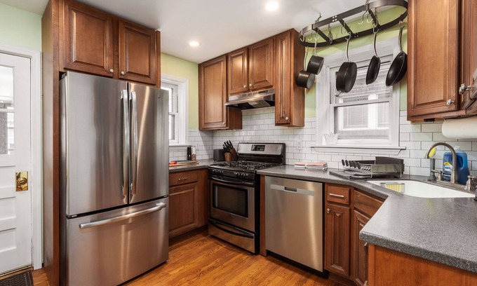 Tower Grove South Casa | Beautiful St. Louis Home with Full Size Game room!