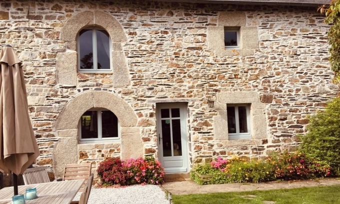 Mur-de-Bretagne Casa | Beautiful Stone House in an Idyllic location close to Lac De Guerledan