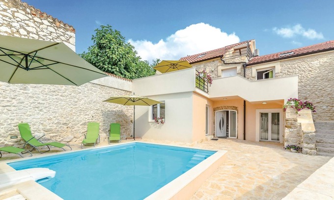 Crno Casa | Alojamiento de 3 habitaciones en Zadar