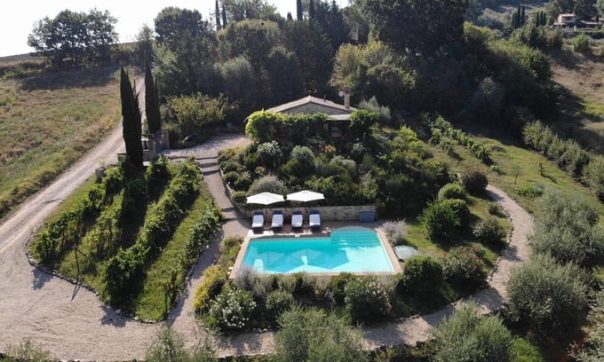 Collazzone Villa | Hermosa casa de piedra cerca de Todi con piscina privada en un impresionante entorno de ladera