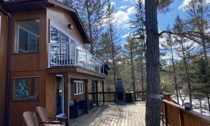 Selwyn Cabaña | Beautiful Stoney Lake Cottage