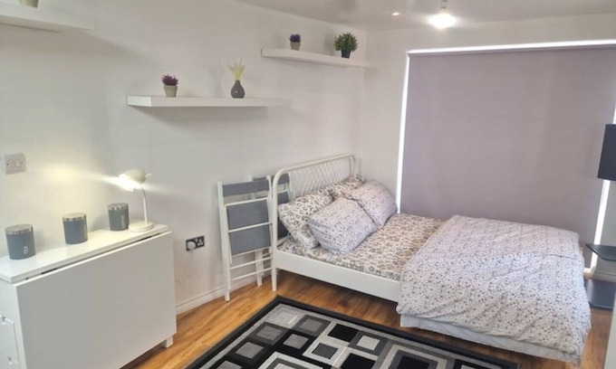Kidbrooke with Hornfair Apartamento | Beautiful studio flat