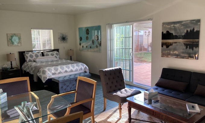 Greater Wilshire - Hancock Park Apartamento | Beautiful studio in Hancock Park