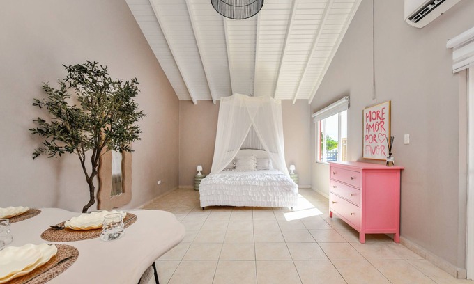 Punto de Oro Apartamento | Beautiful studio Palm near the sea with pool