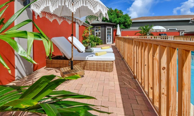 Punto de Oro Apartamento | Beautiful studio Sea near the sea with pool