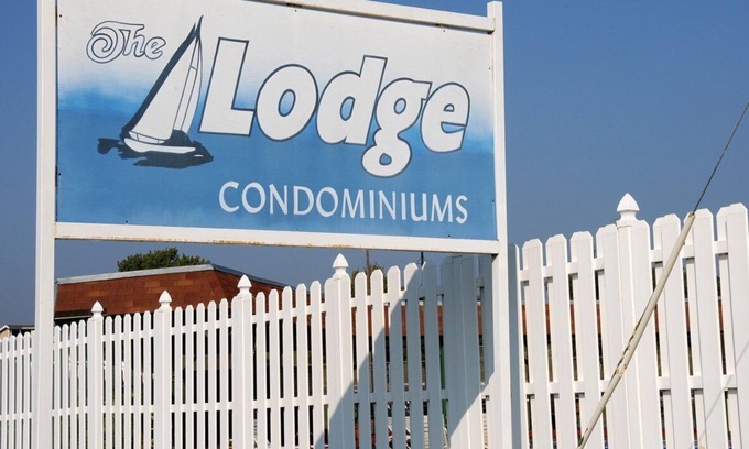 Bridgeport Apartamento | Beautiful studio unit at resort, sleeps 2